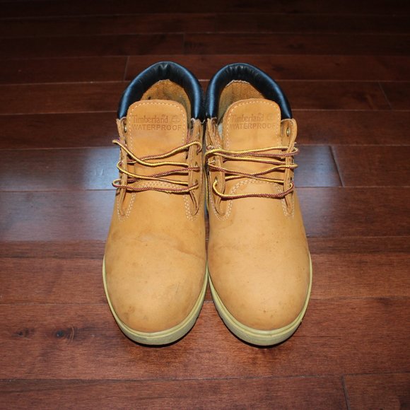 Winter essential "CHUKKA" boot - Picture 1 of 7